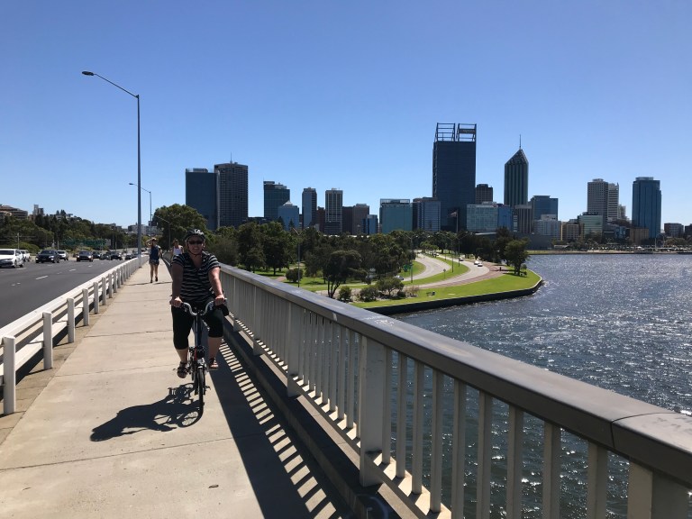 4E1E9999-99BF-4B45-AE75-94411915E7FF