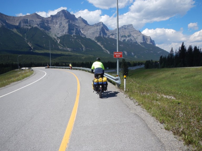 24ACD1E1-4F9F-4A0A-825B-C1EDC3C14B72