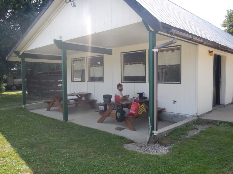 C8C72BF5-8C7A-4085-A34A-005509290DD2