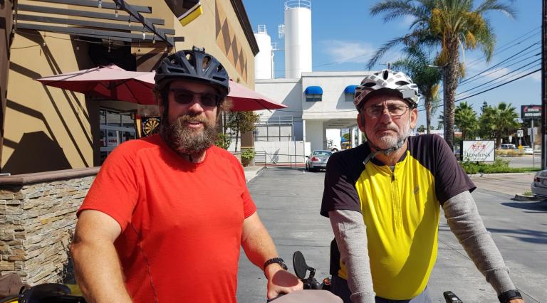 31828B98-C0D0-4BE6-9DE9-B4D185D573AF